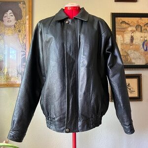 90s Vintage Black Bomber Leather Jacket with Removable Insulation
